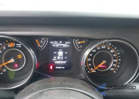 2021 Jeep Wrangler Unlimited Willys Sport 4X4 z USA, uszkodzony, nr VIN 1C4HJXDN0MW678801